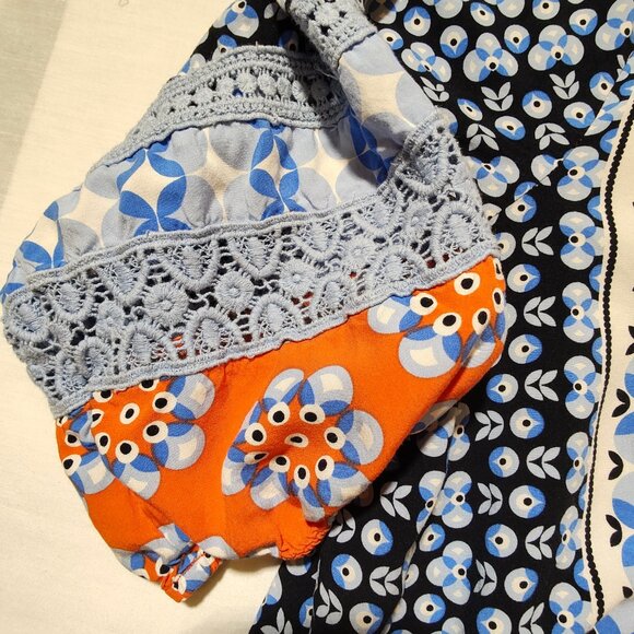 Crown & Ivy Curvy Women's Top - Picture 5 of 7